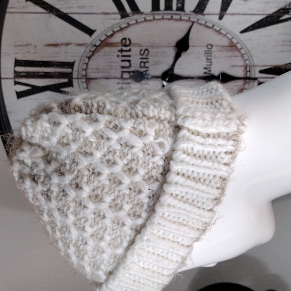 sonoma Knit Beanie White/Tan - Picture 7 of 10